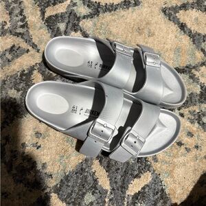 Birkenstock unise Silver Sandals